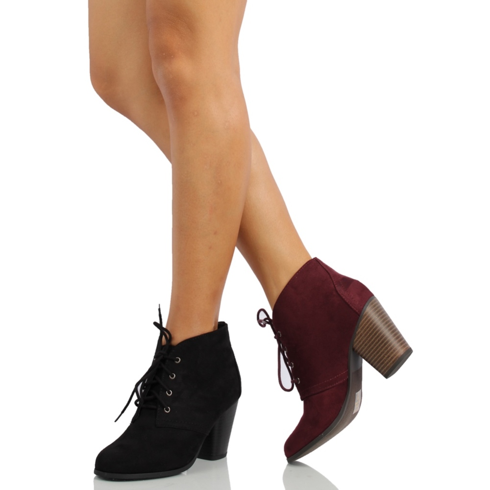 Size 8.5 Black Faux Suede Lace Up Stacked Heel - Picture 7 of 8